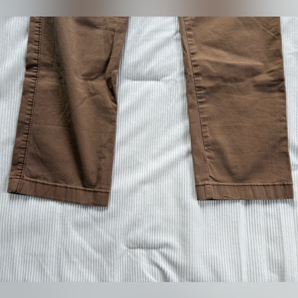 Hollister California Men’s Tan Chino Pants Size 29x30 - Slim Straight Khakis - Picture 4 of 6
